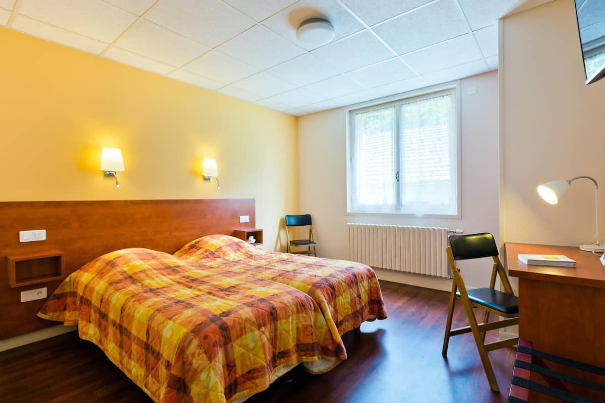 Twin Room, Accessible | In-room safe, desk, soundproofing, free cribs/infant beds