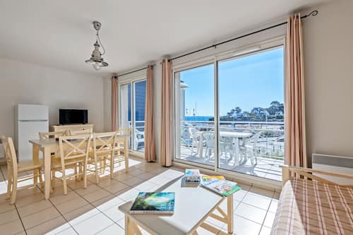 Appartement 3 pièces 6 personnes vue Mer | Zona de estar | Televisión de 30 cm con canales digitales