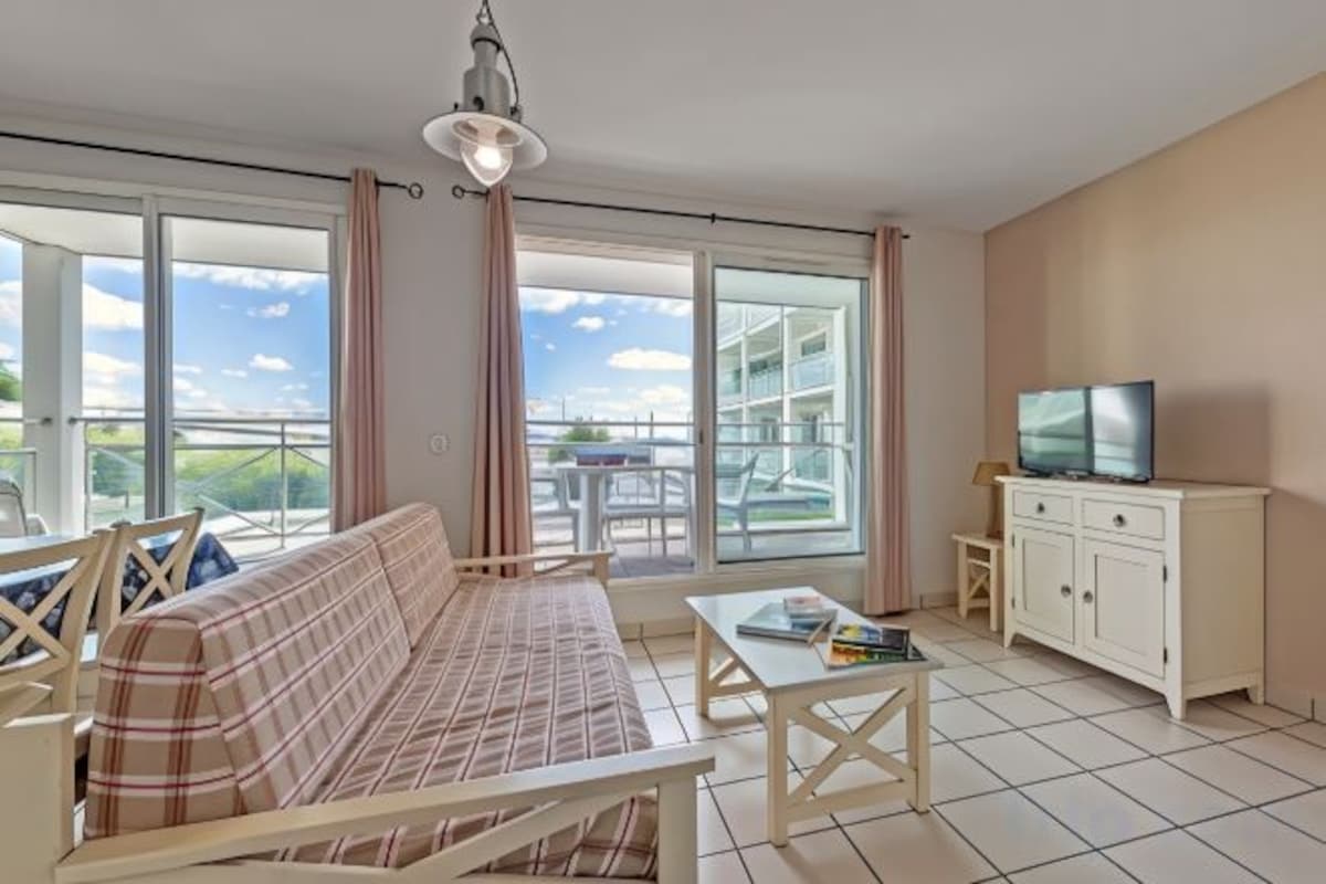 One-Bedroom Apartment For 5 Persons Sea View