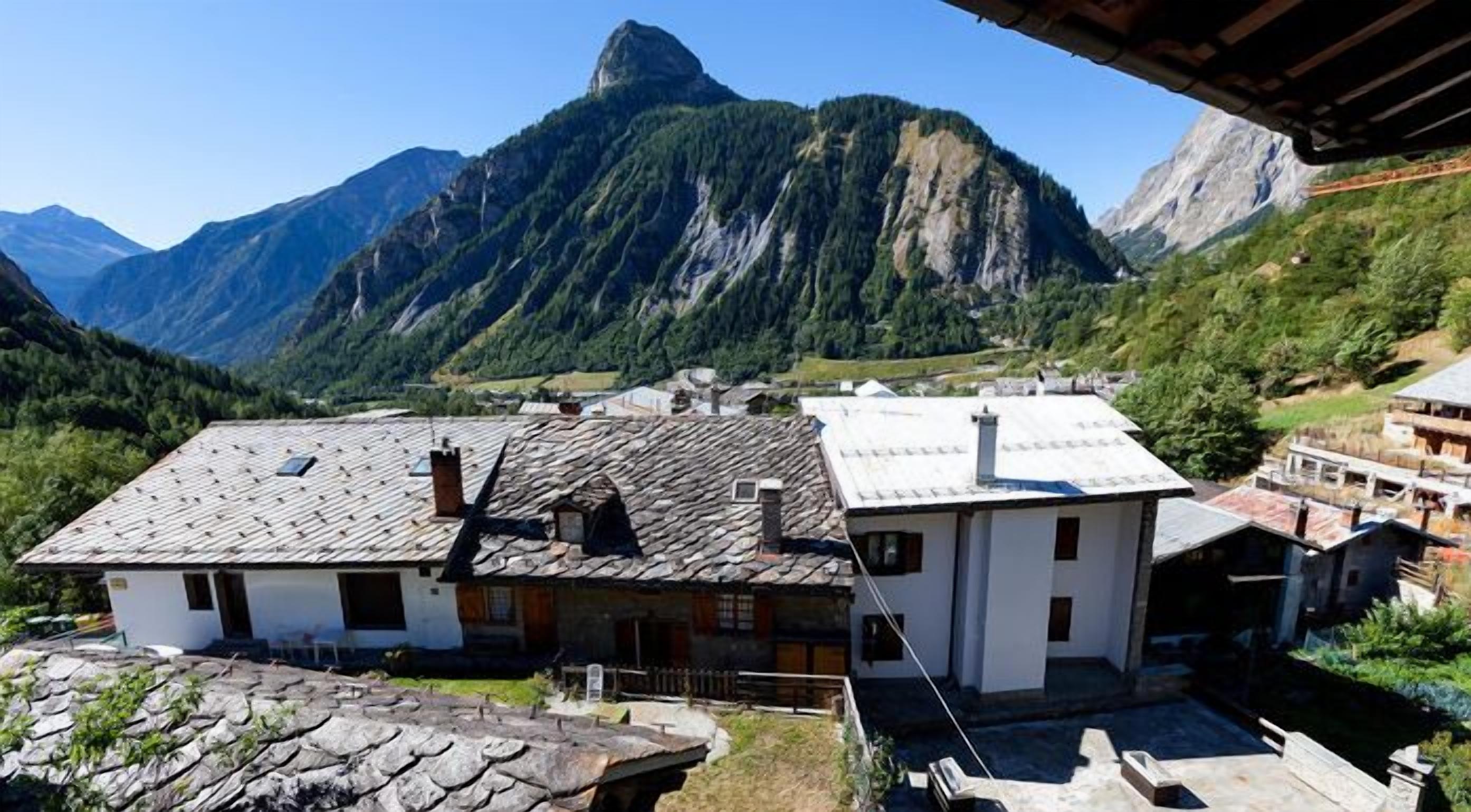 classic room, mountain view, mountainside | 1 bedroom, down duvets, free wifi, bed sheets