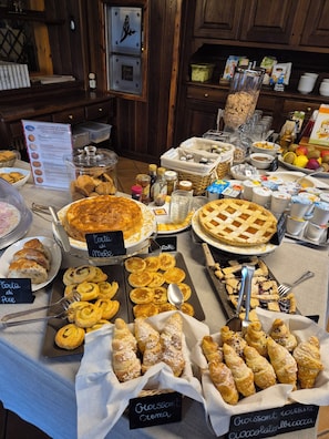 Free daily local cuisine breakfast