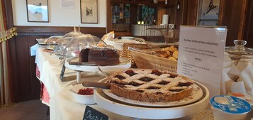 Free daily local cuisine breakfast