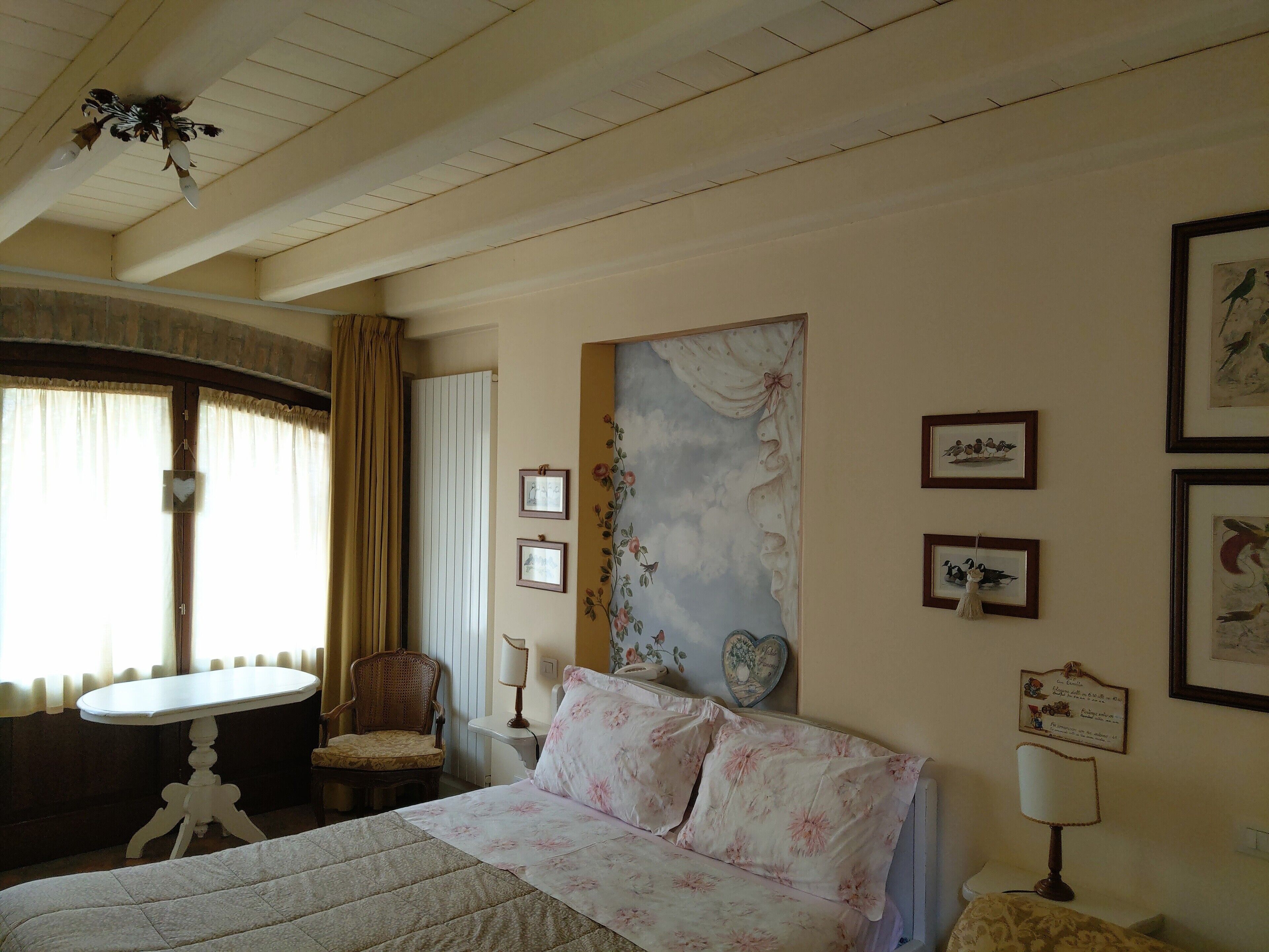 Doppelzimmer | Hochwertige Bettwaren, Daunenbettdecken, Zimmersafe, Schreibtisch