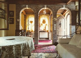 Suite | Premium bedding, down comforters, in-room safe, desk