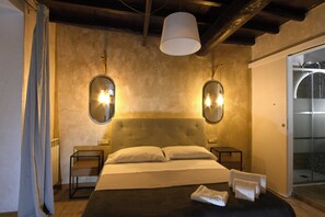 Classic Double Room | Premium bedding, down comforters, in-room safe, desk - Dulcis Inn Pantheon (Rome)