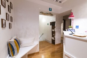 Reception - Dulcis Inn Pantheon (Rome)