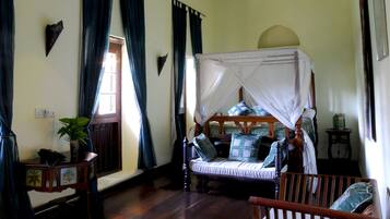 1 Schlafzimmer, hochwertige Bettwaren, Minibar, Zimmersafe