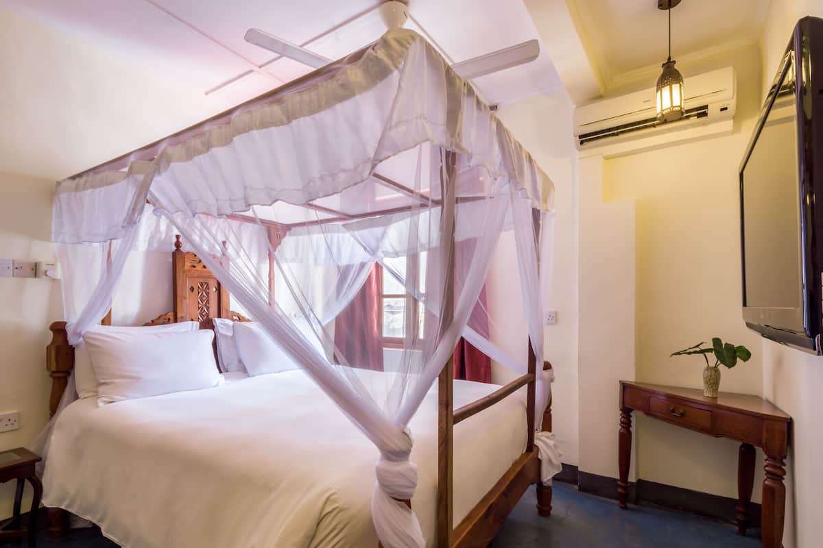 1 bedroom, premium bedding, minibar, in-room safe