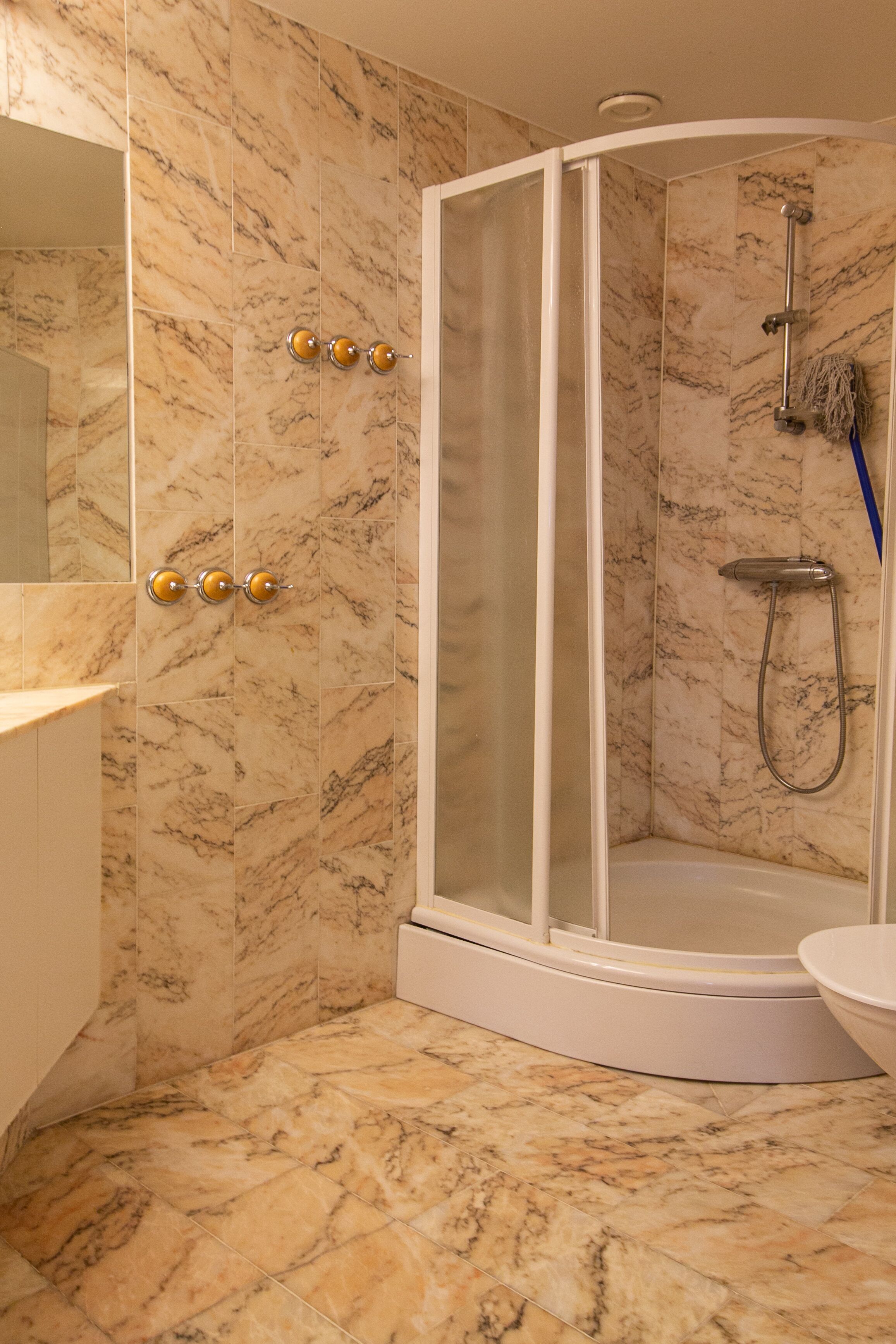 apartment, 2 bedrooms | bathroom shower