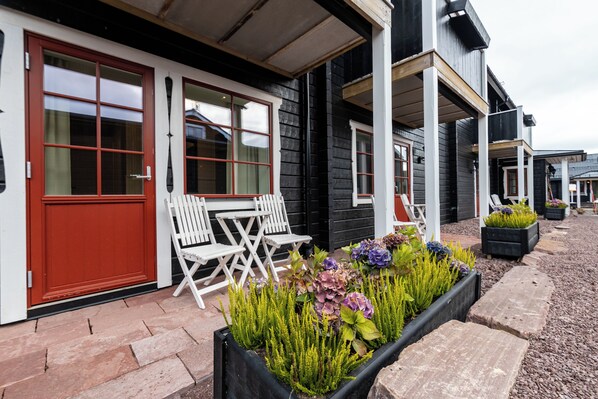 Down comforters, blackout drapes, cribs/infant beds, free WiFi - Gammelgården Hotell (Salen)
