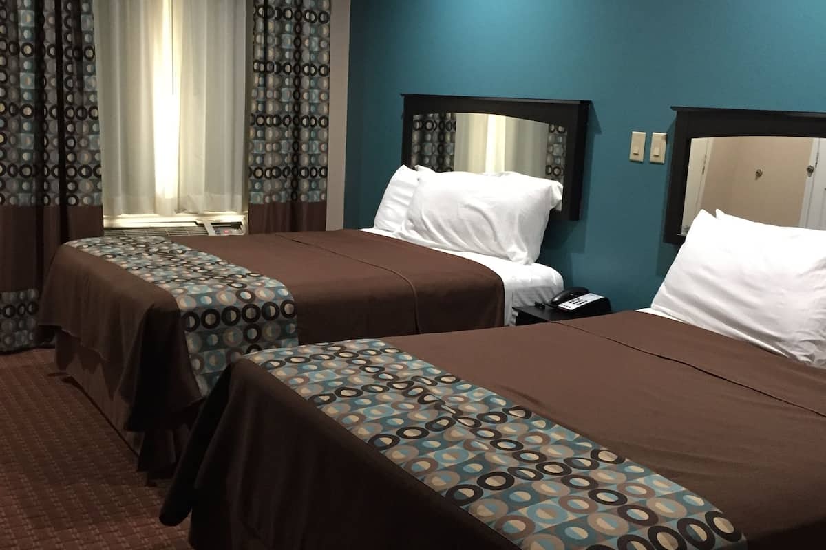 Double Room | 1 bedroom, desk, iron/ironing board, free WiFi