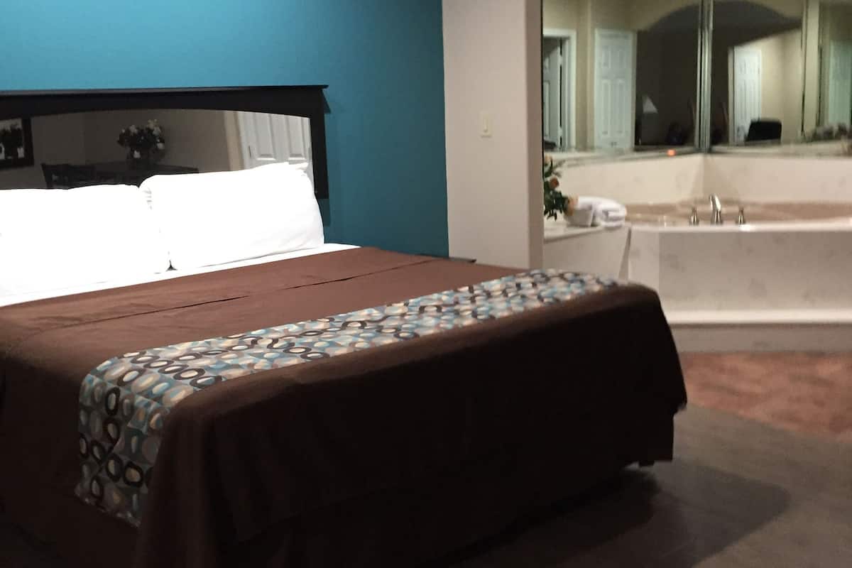 Desk, iron/ironing board, free WiFi, bed sheets