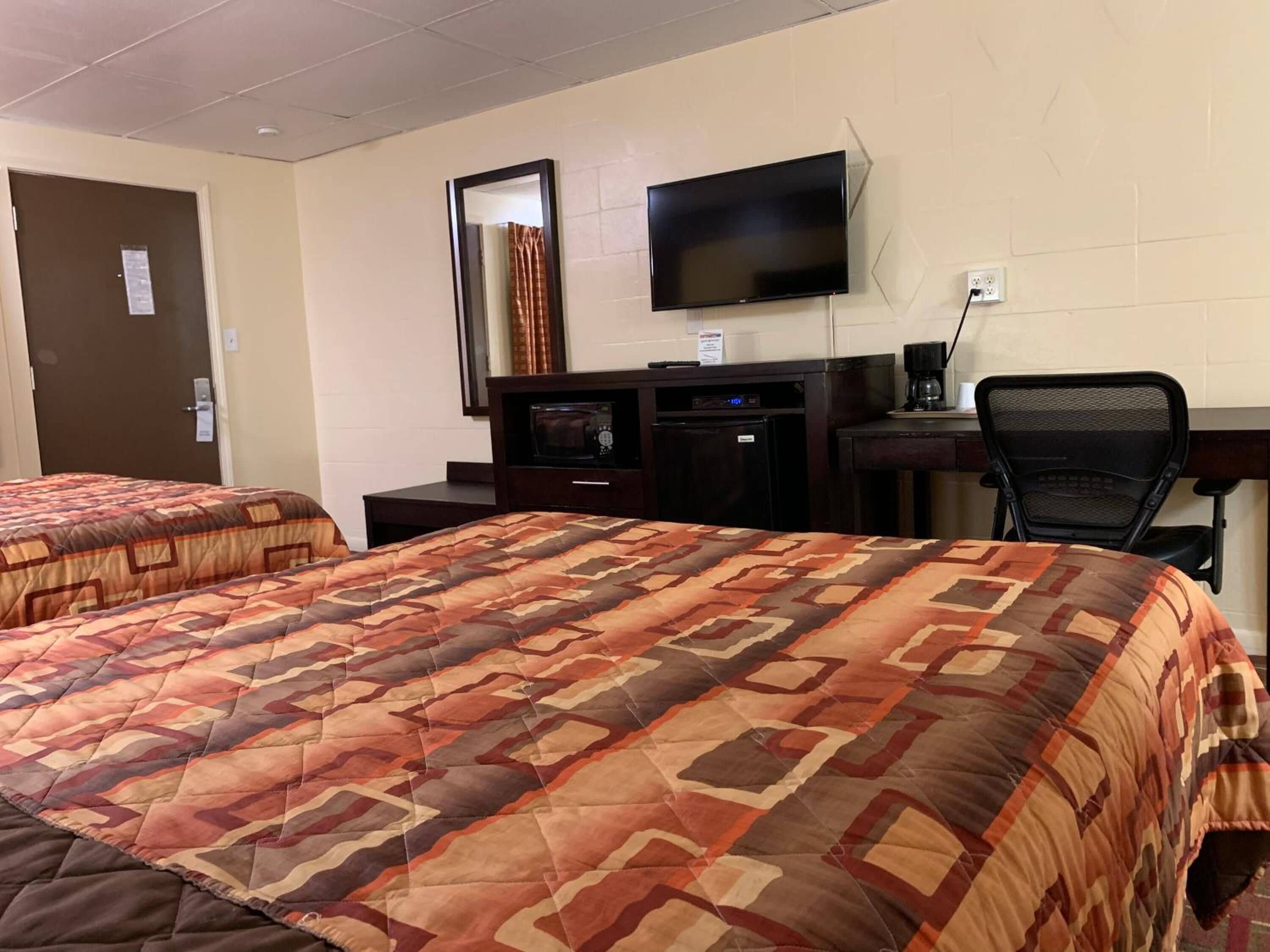 Desk, iron/ironing board, free WiFi