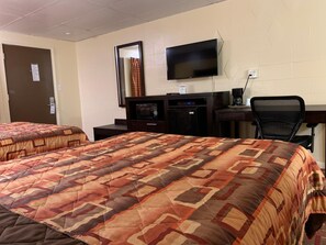 Desk, iron/ironing board, free WiFi - Scottish Inns Kenmore (Buffalo)