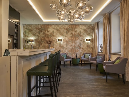 Bar (en la propiedad). Hotel Via Regia - VIAs-Hotels