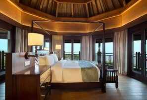 Phòng Suite, 1 phòng ngủ, quang cảnh biển | Minibar, két bảo mật tại phòng, trang trí khác biệt 