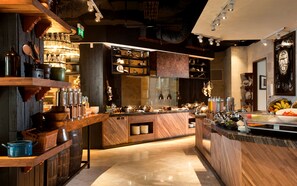 Daily buffet breakfast for a fee - Holiday Inn Resort Bali Nusa Dua by IHG (Nusa Dua)