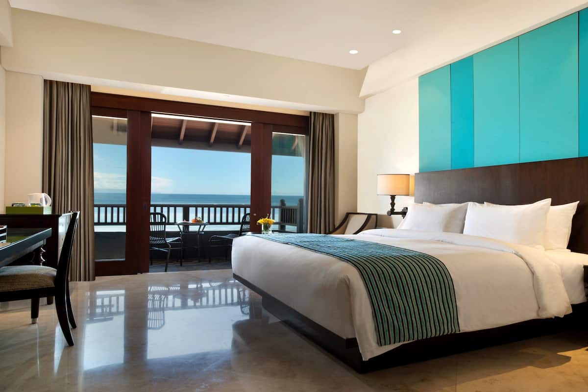 Premium Room, 1 King Bed, Oceanfront