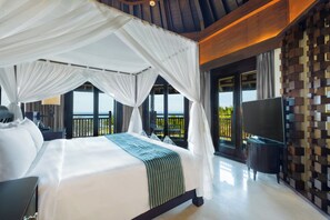 Minibar, caja de seguridad en la habitación y decoración personalizada