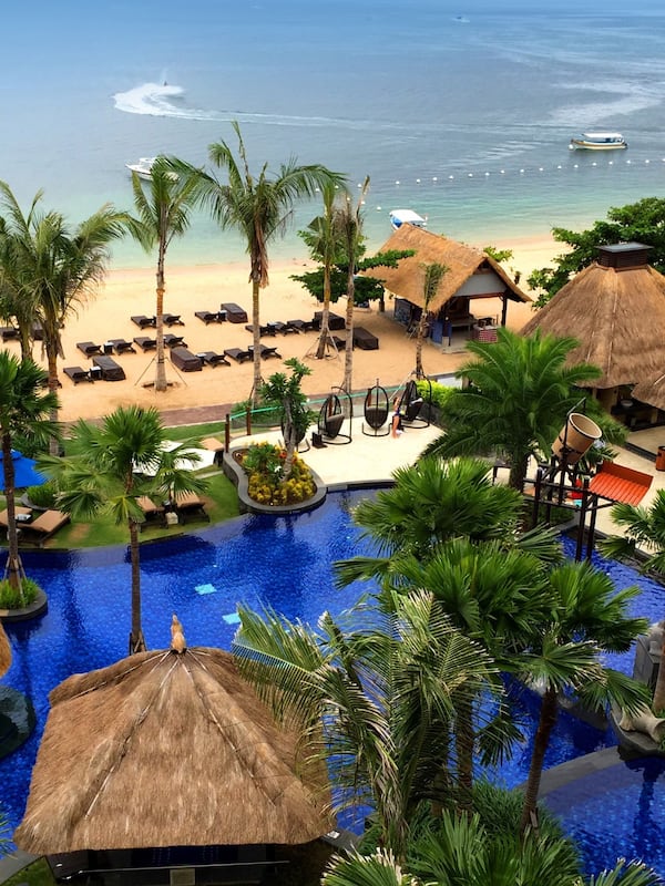 4 outdoor pools, open 8:00 AM to 8:00 PM, pool umbrellas, sun loungers