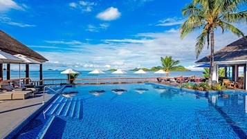 Outdoor pool, pool umbrellas, sun loungers