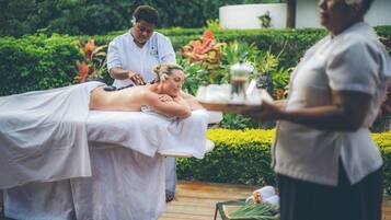 Body wrap, scrub corpo, trattamenti per il viso, 4 sale per trattamenti