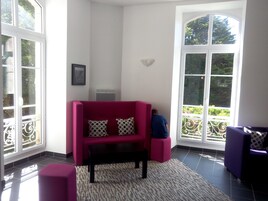 Sala de estar en el lobby