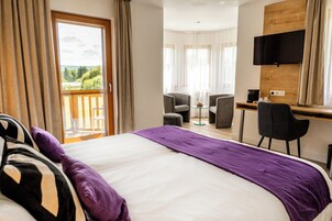 Premium bedding, pillowtop beds, in-room safe, desk