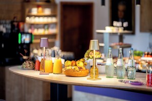 Desayuno buffet incluido todos los días 