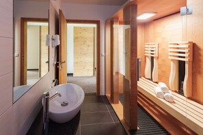 Free toiletries, hair dryer, towels - Sapia Hotel Rheinsberg (Bad Saeckingen)