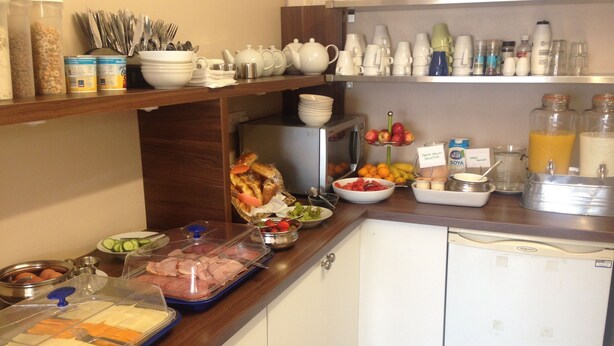 Breakfast area - The Old Dairy Guest House Liverpool (Liverpool)