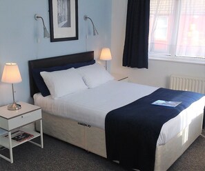 Doppelzimmer | Bügeleisen/Bügelbrett, kostenloses WLAN, Bettwäsche