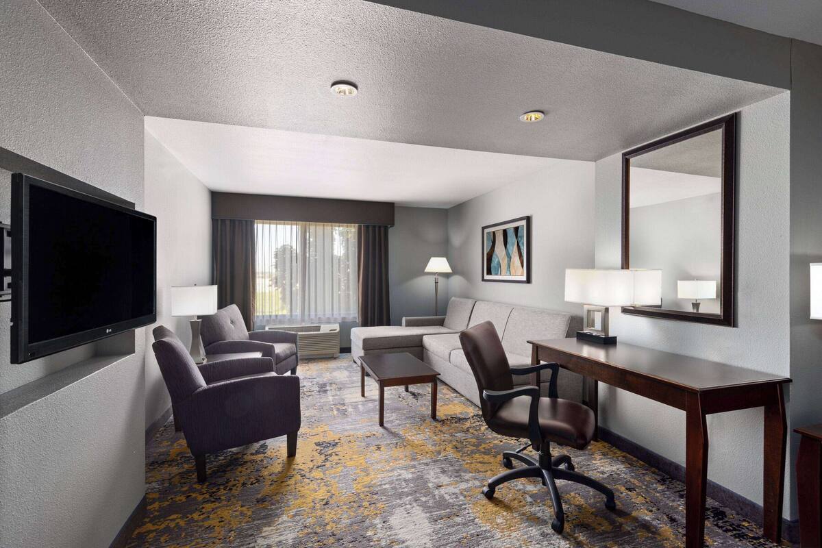 desk, iron/ironing board, free cots/infant beds, free wifi