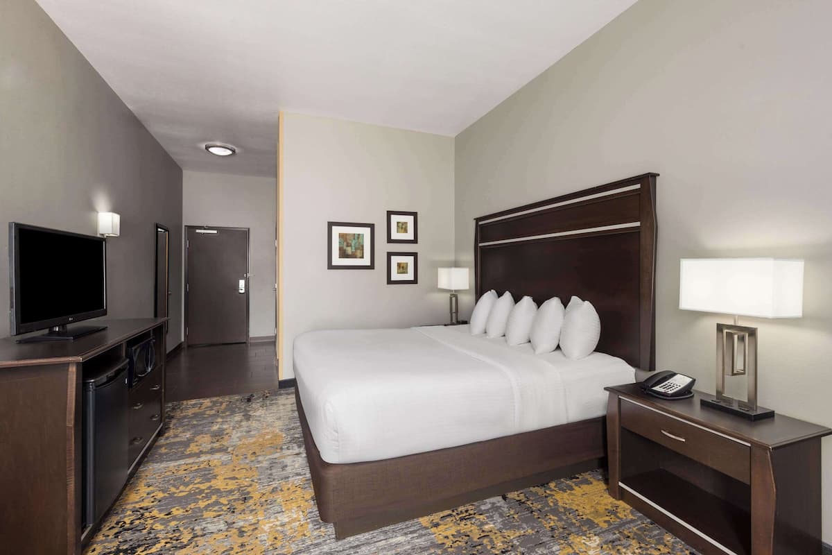Room, 1 King Bed, Accessible, City View (Mobility Accessible) | Desk, iron/ironing board, free cots/infant beds, free WiFi