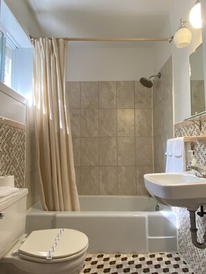 Standard Room | Bathroom