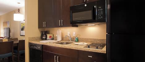 Fridge, microwave, stovetop, dishwasher