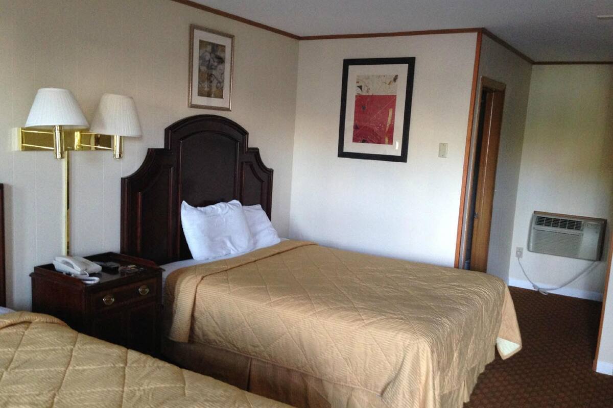 Kamar Standar, 2 Tempat Tidur Queen | Meja kerja dan Wi-Fi gratis