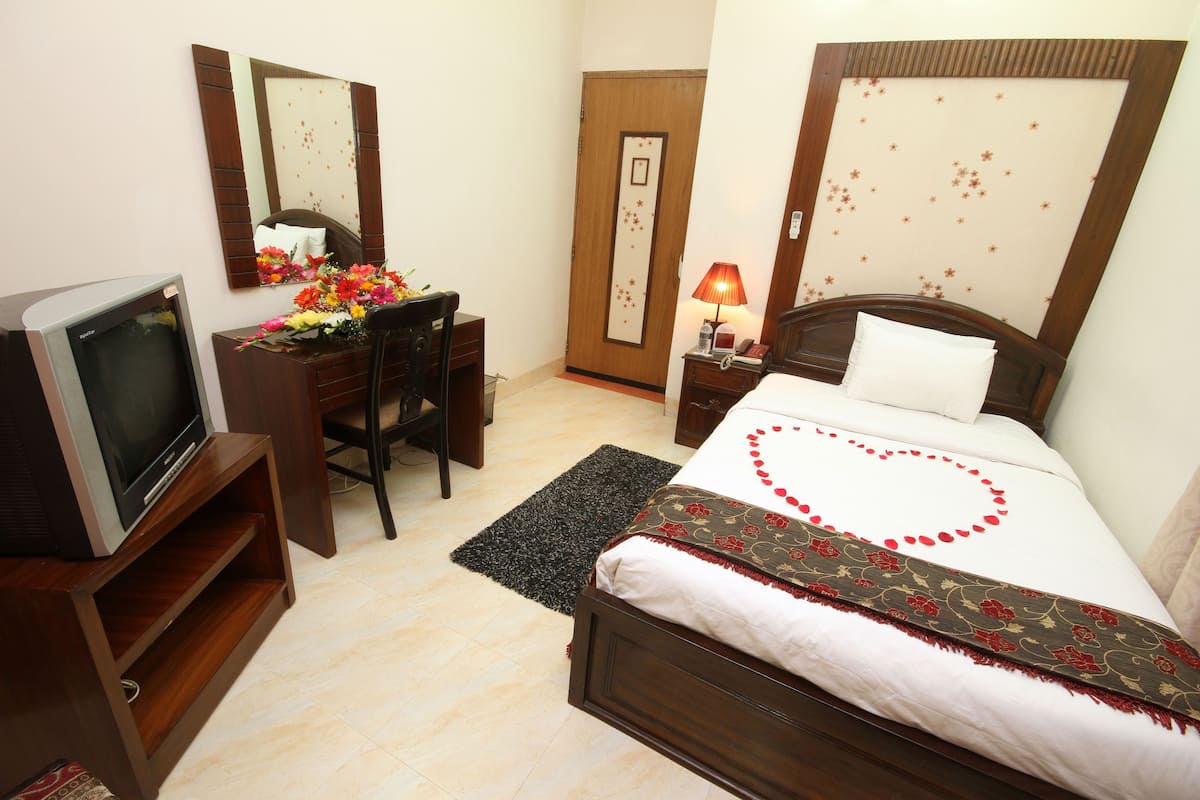 Deluxe Single Room | Free minibar items, in-room safe, individually decorated