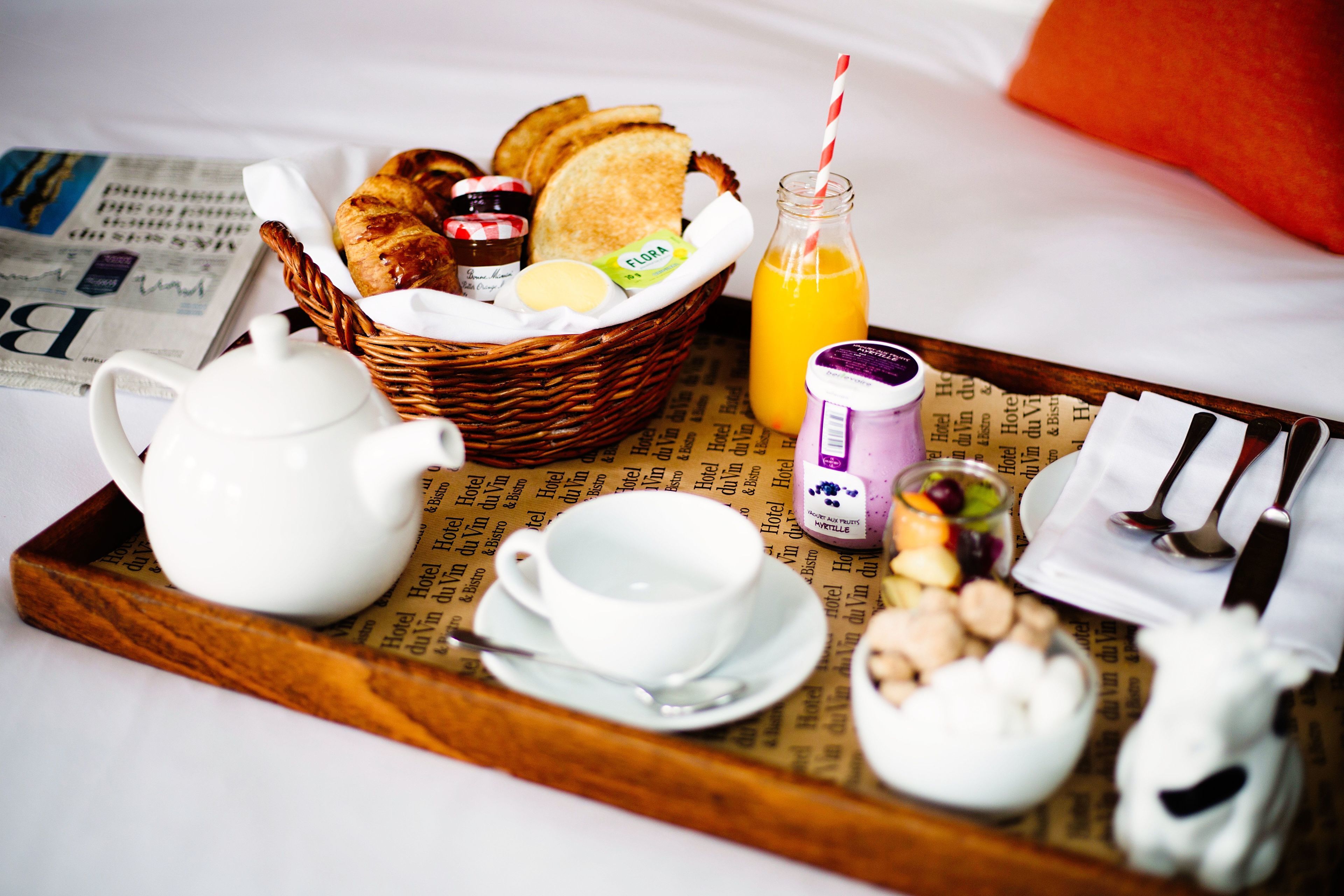 daily full breakfast (gbp 24 per person)