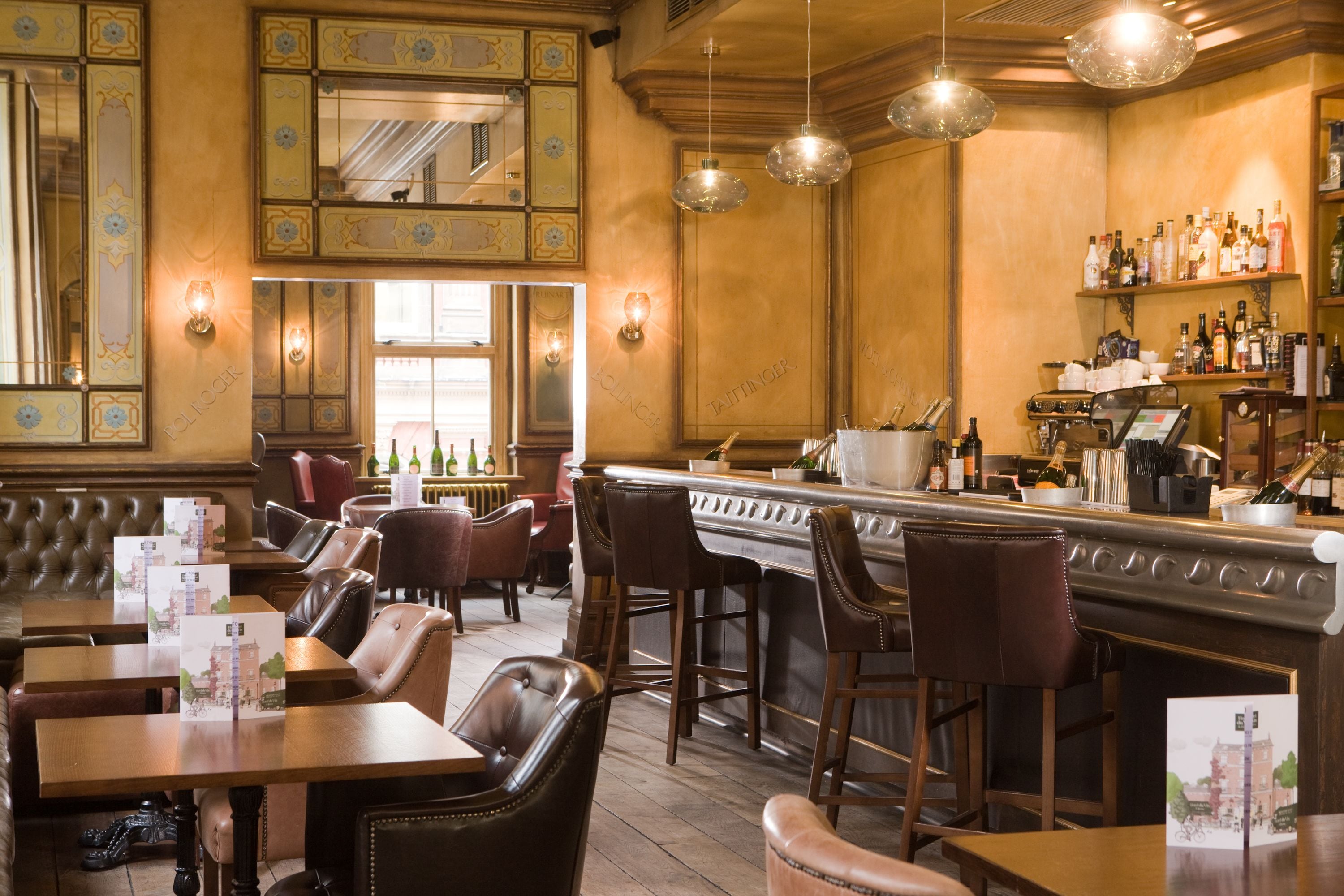 serves lunch and dinner