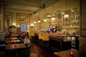 Serves lunch and dinner - Hotel du Vin & Bistro Birmingham (Birmingham)