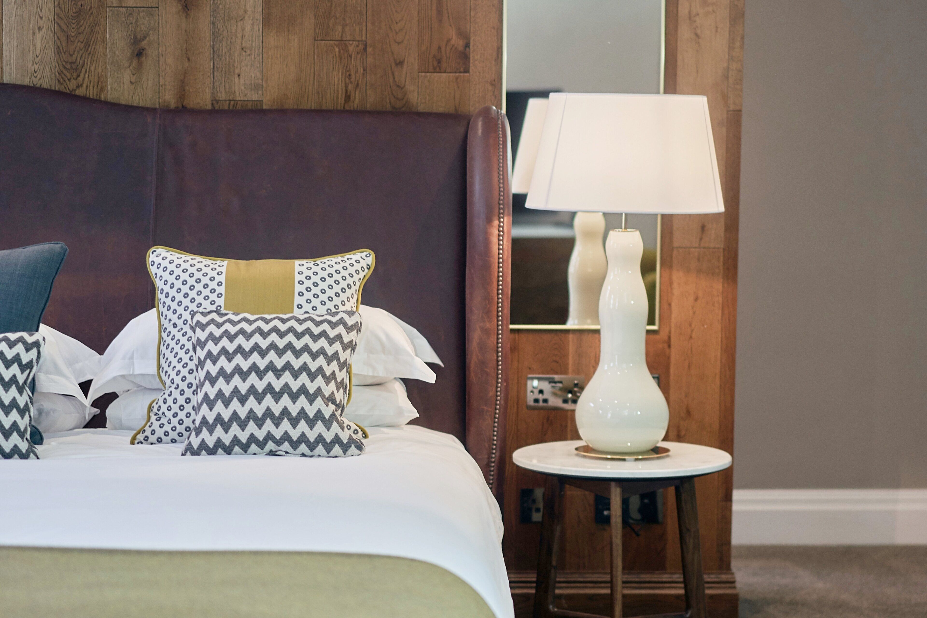 signature suite | desk, iron/ironing board, free wifi, bed sheets