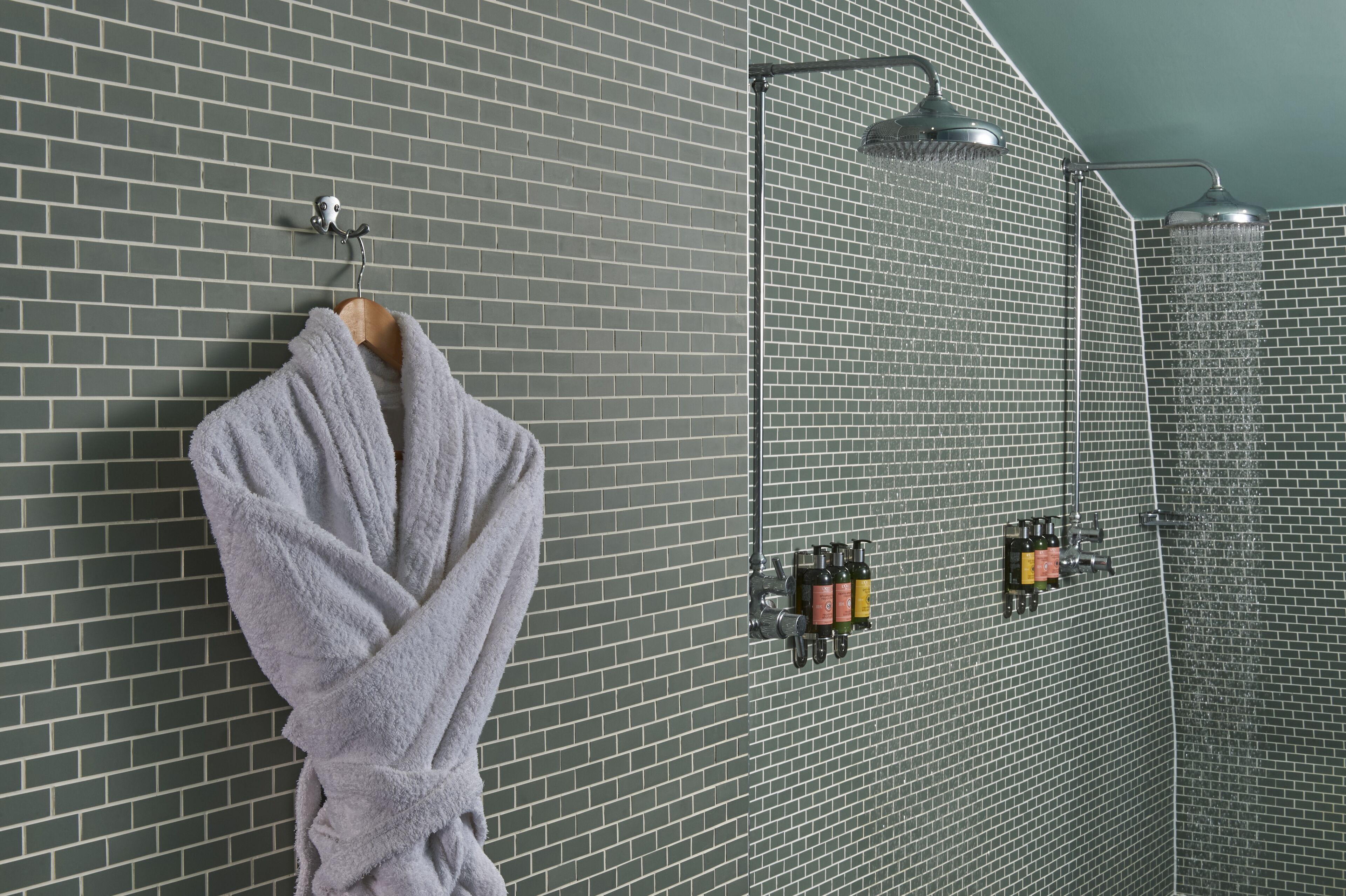 signature suite | bathroom shower