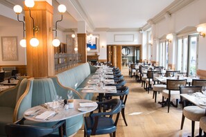 Frokost, lunsj og middag serveres