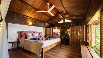 Surmatelas, mini-bar avec articles gratuits