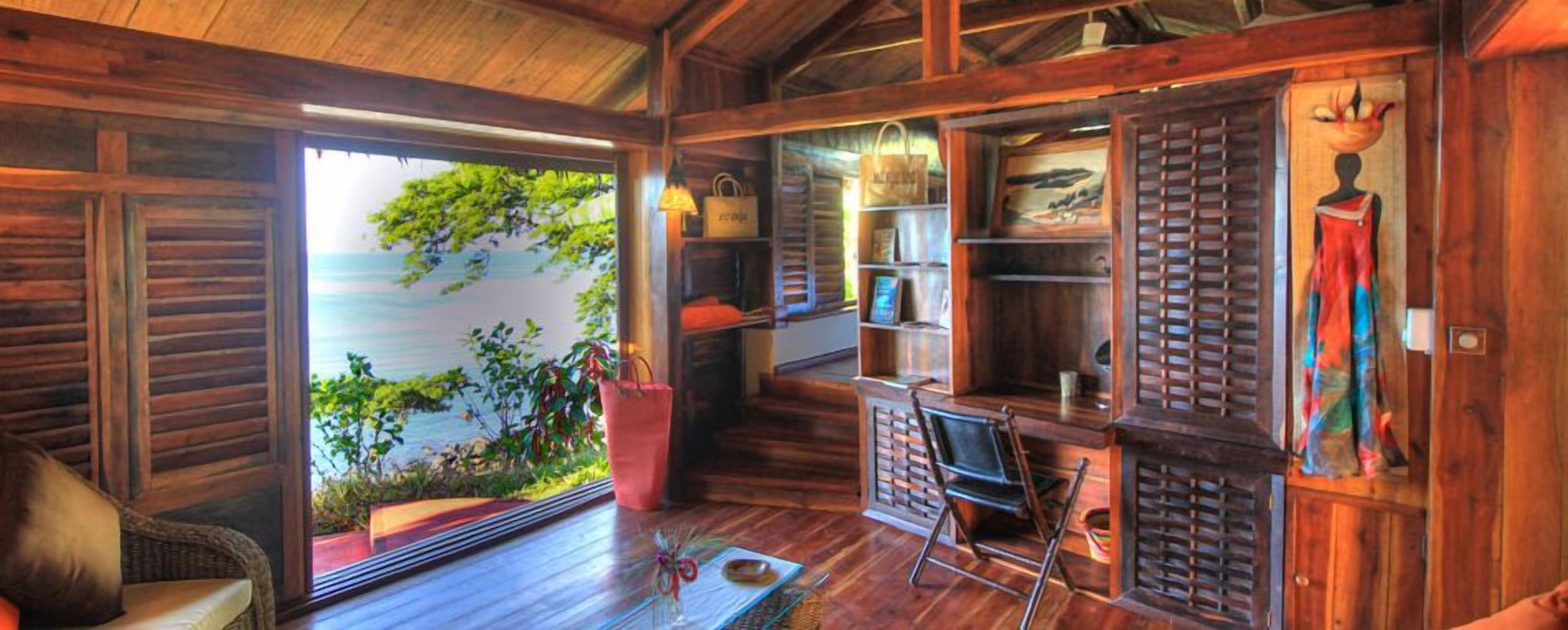 luxury suite | living room | books