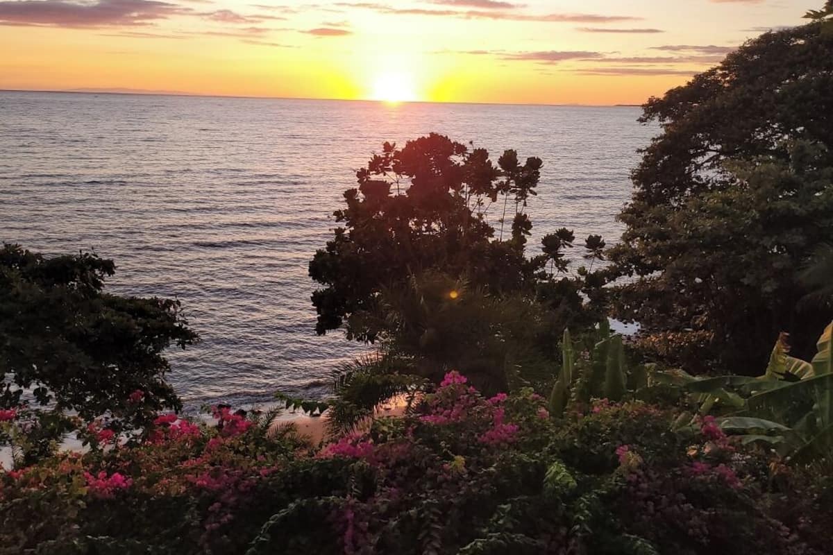 Habitación básica doble | Camas con pillow-top y artículos del minibar gratis