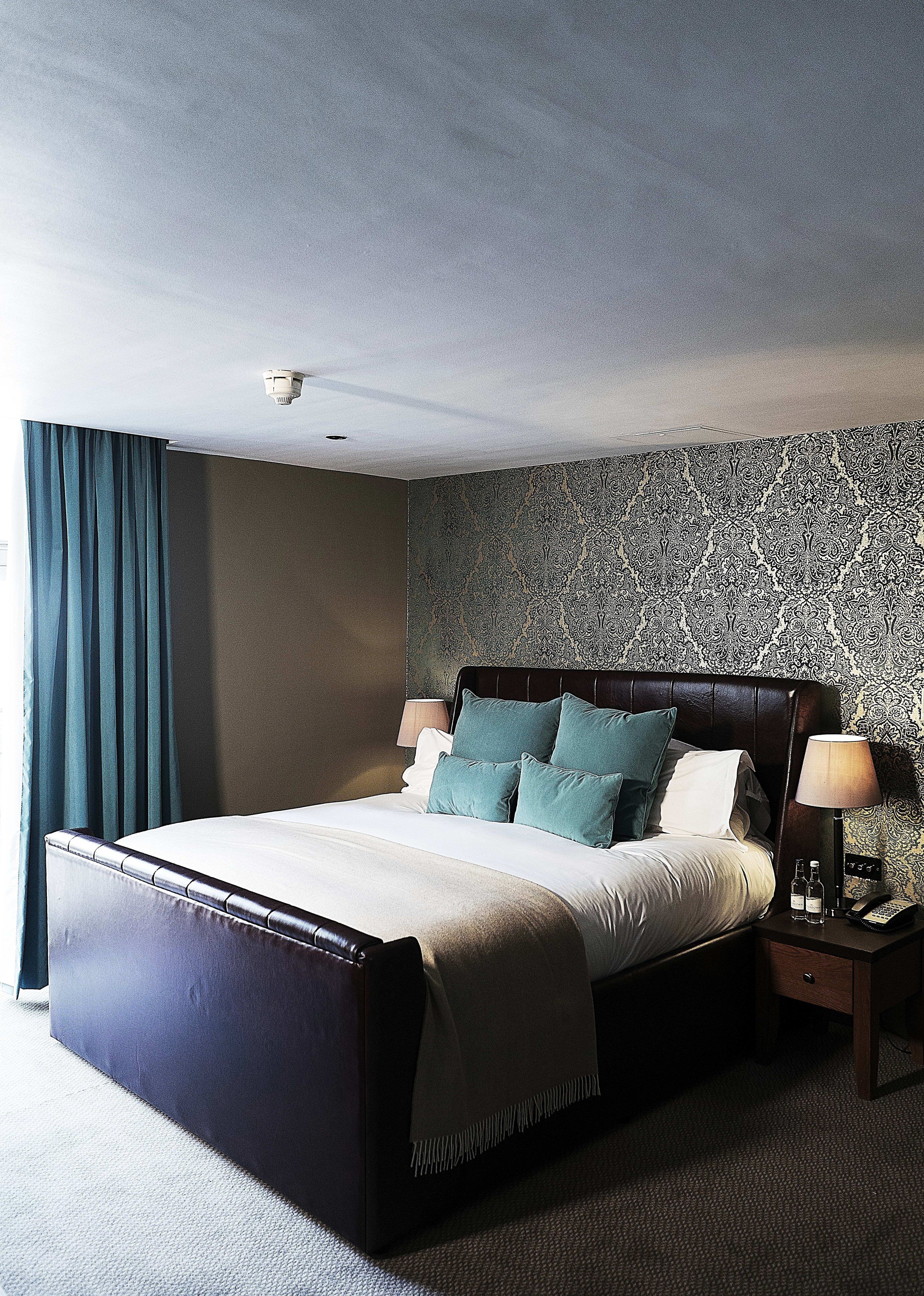 classic room | desk, blackout curtains, iron/ironing board, free wifi