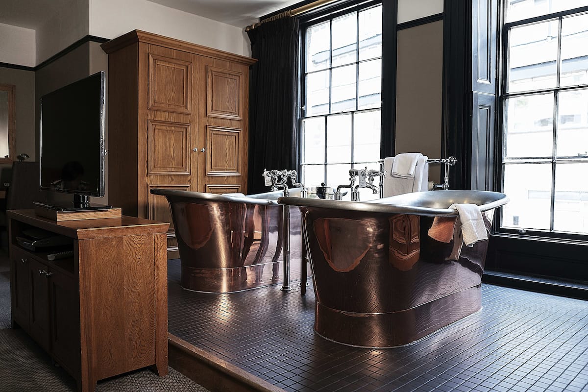 Signature Suite | Desk, blackout drapes, iron/ironing board, free WiFi