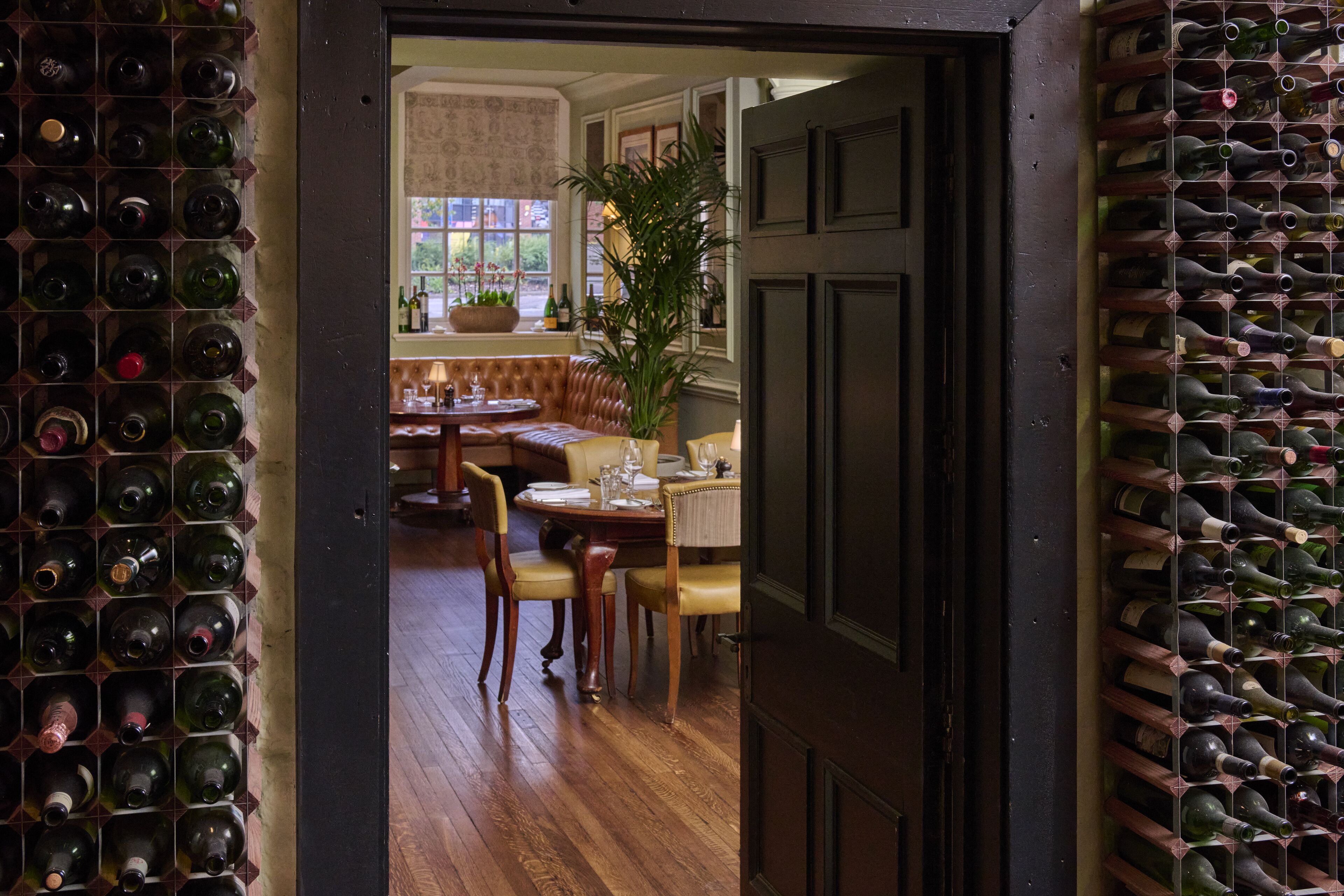 breakfast, lunch, dinner served; french cuisine